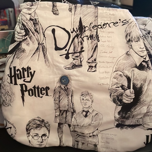 Harry Potter DUMBLEDORE’S Army and Deathly Hallows mini satchel bag, for women - Picture 2 of 12